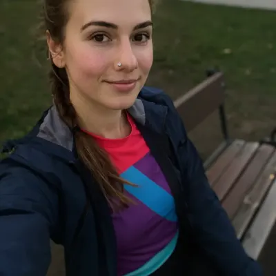 Милана, 21